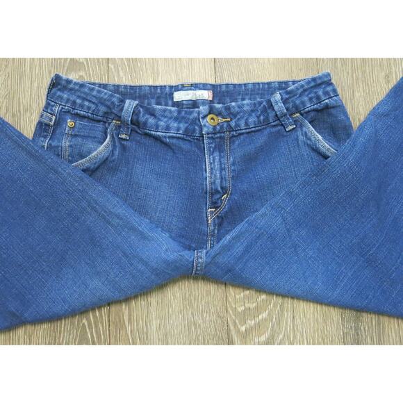LEVIS 545 CAPRI Jeans Size 10 Women Zipper Pockets Mid Rise Medium Wash Blue - Picture 3 of 11